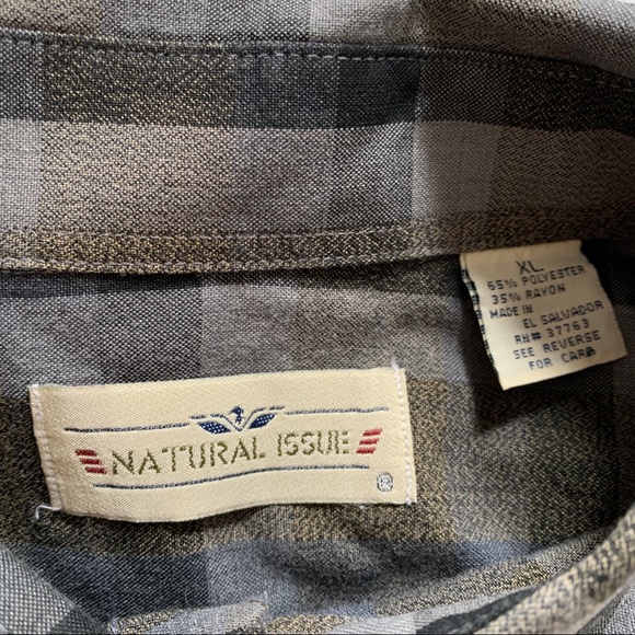 🥂HP🥂 Men’s Plaid Button Down - Picture 2 of 2